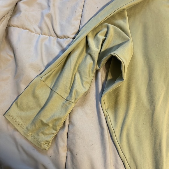 Green Shirt - Picture 2 of 2